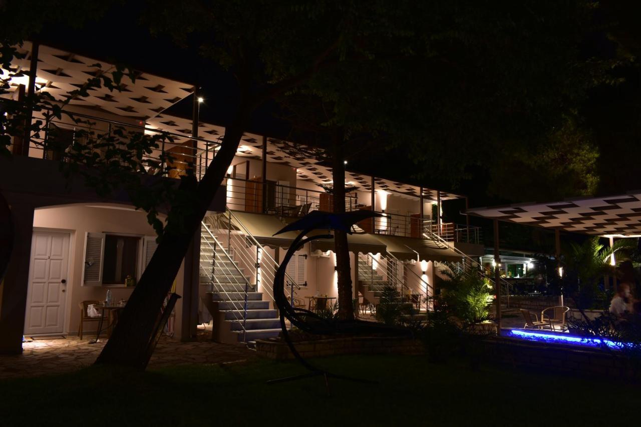 Flisvos Seaside Apartments ลิเกีย ภายนอก รูปภาพ
